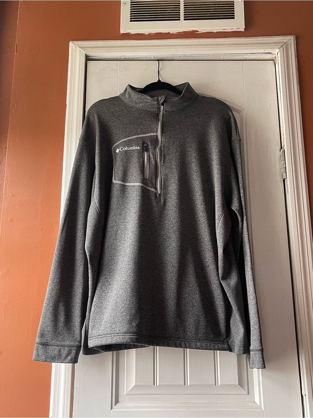 Winter’s Coming . . . Columbia Men's Gray Quarter-Zip Pullover Size XL